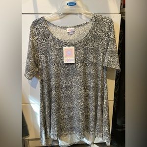 LulaRoe Perfect Tee size medium